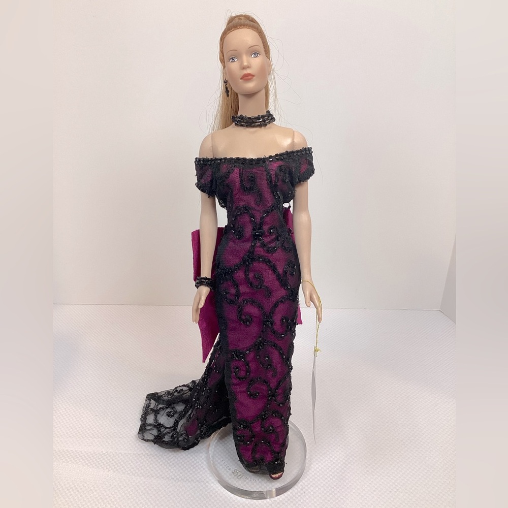 Tyler Wentworth Collection Robert Tonner 16” Basic Redhead Signature Tyler Doll
